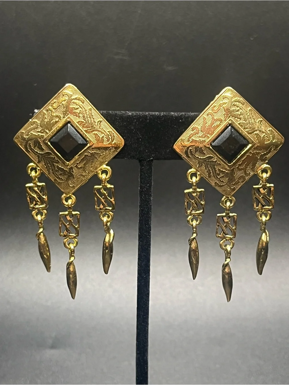 Vintage dragon black stone dangle clip-on earrings